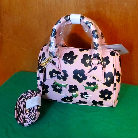Luv Betsey by Betsey Johnson Pink / Black Mini Barrel Handbag - Picture 3 of 4